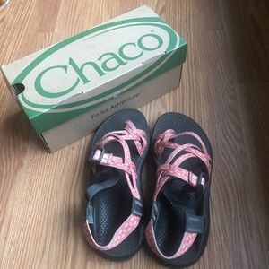 Women’s chacos size 8